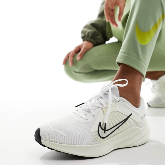 Nike Shoes - NIKE Running Quest 5 Trainers Womens Size 7.5